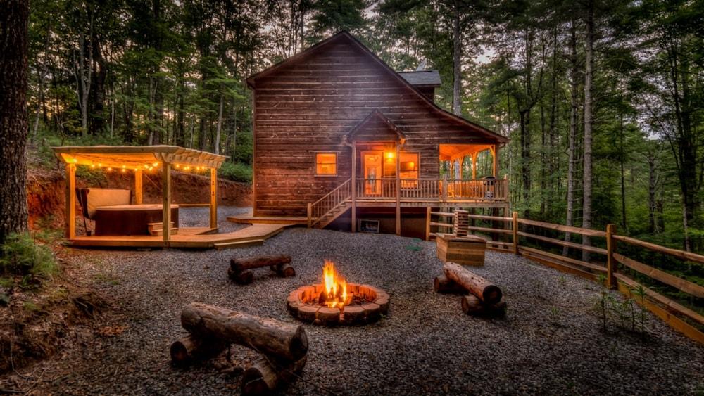 Cozy Cub Cabin by Escape to Blue Ridge