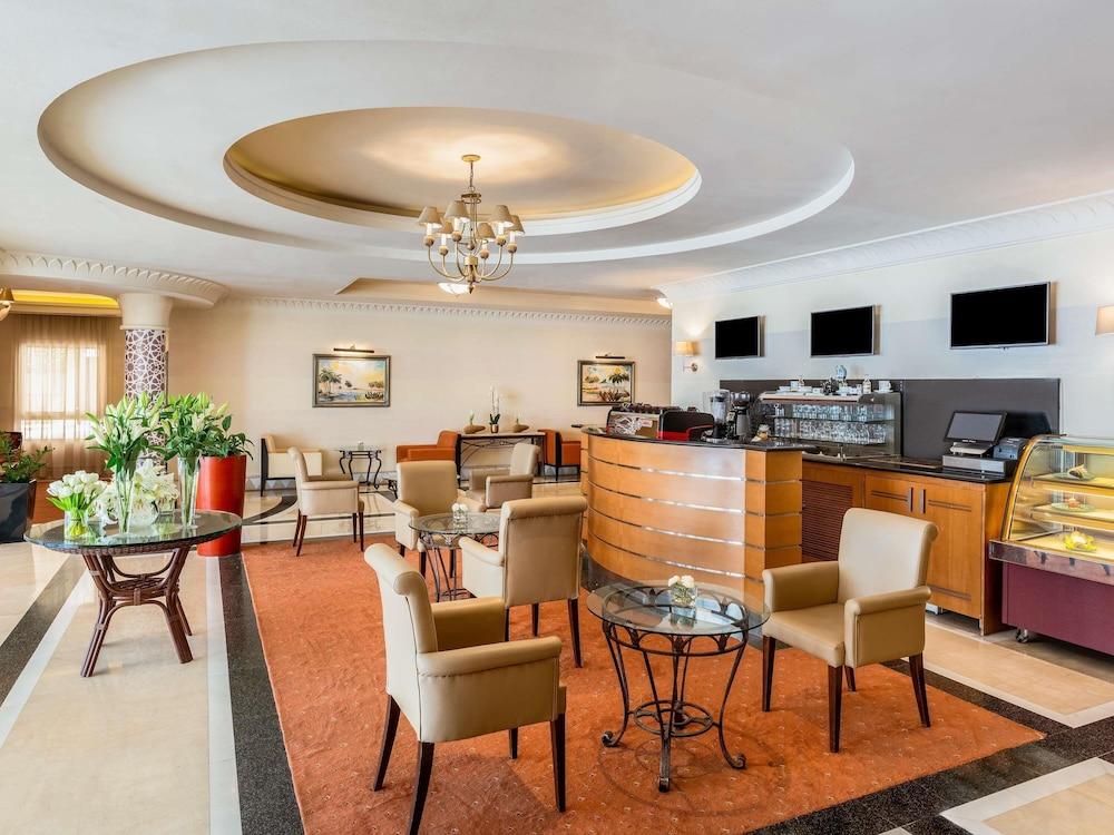 Mövenpick Hotel Doha Exterior