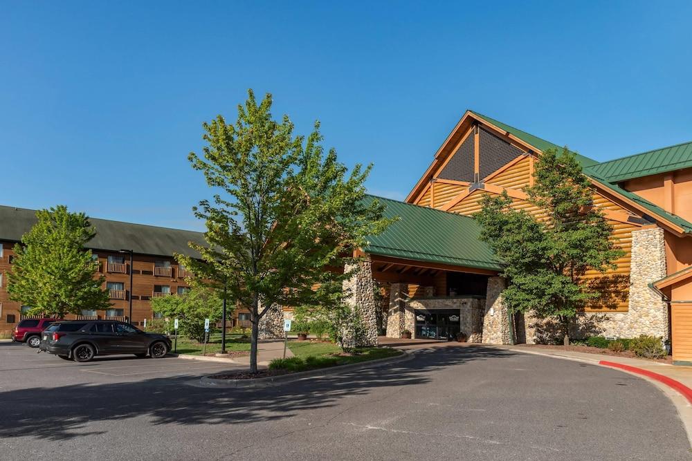 ثري بيرس ووتربارك ريزورت نير توما، آسيند كوليكشن هوتل المنطقة الخارجية