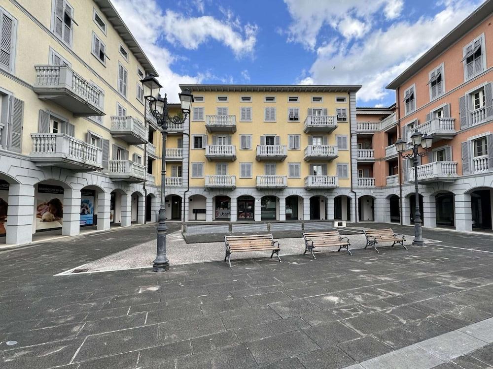 فيلا إن لوكا ويذ بول آند فاينياردز المنطقة الخارجية