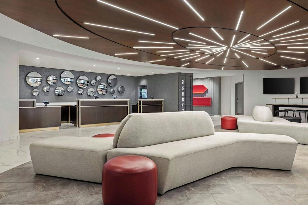 رينيسانس نيو آرك إيربورت هوتل منطقة الانتظار في الردهة