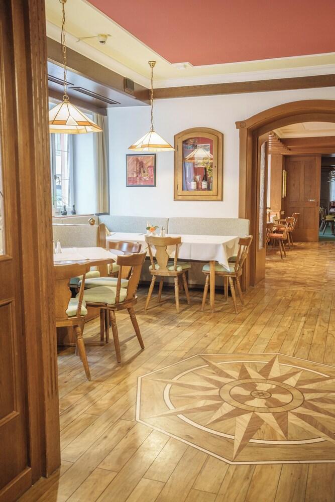 بافاريا لايف ستايل هوتل منطقة الاستقبال