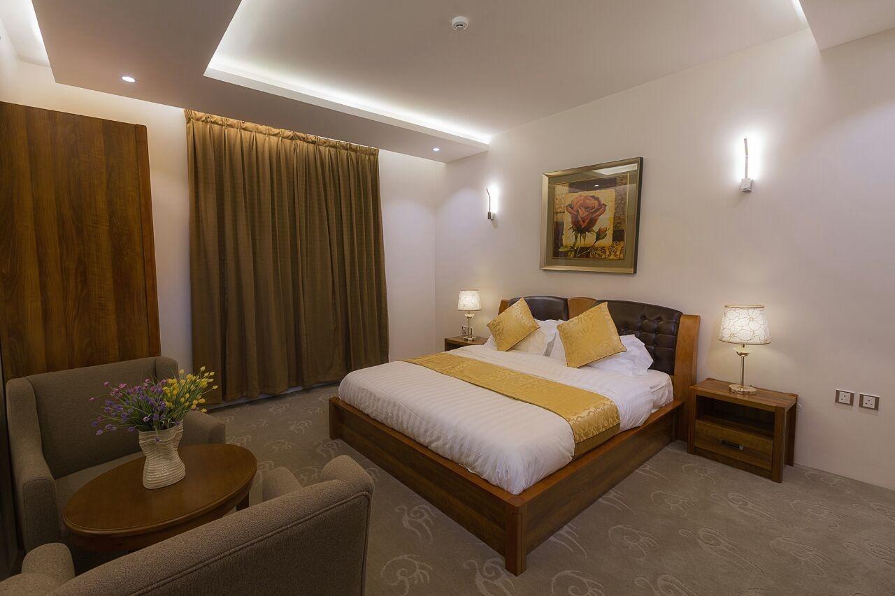 Elegant Chalet with Comfortable and Simple Furniture | 4262 Bedroom