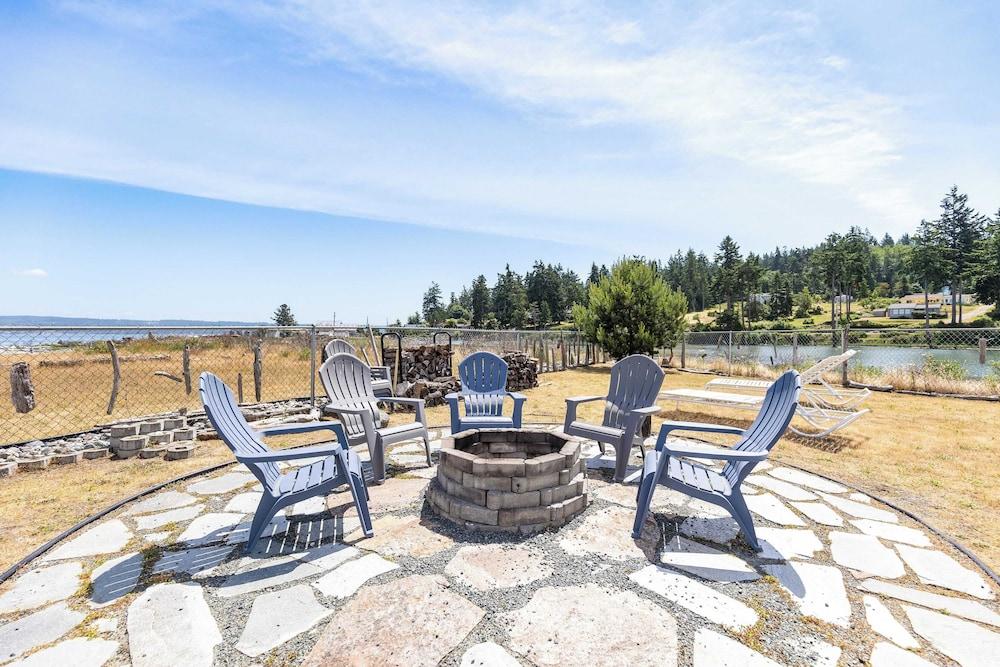 Sisters by the Sound by Avantstay Beach Access Interior