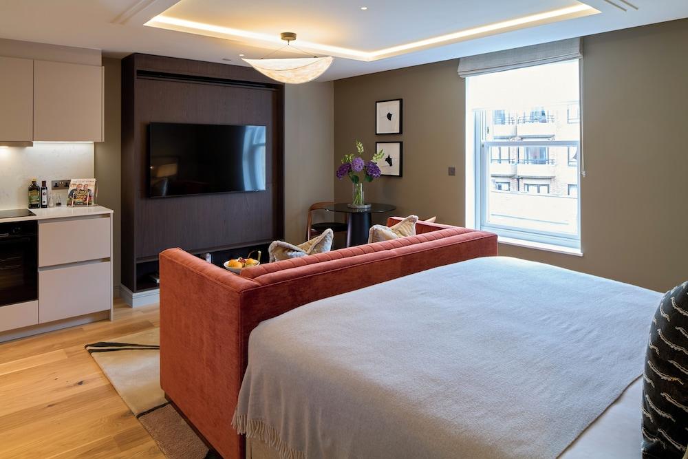 Cheval Phoenix House at Sloane Square Room