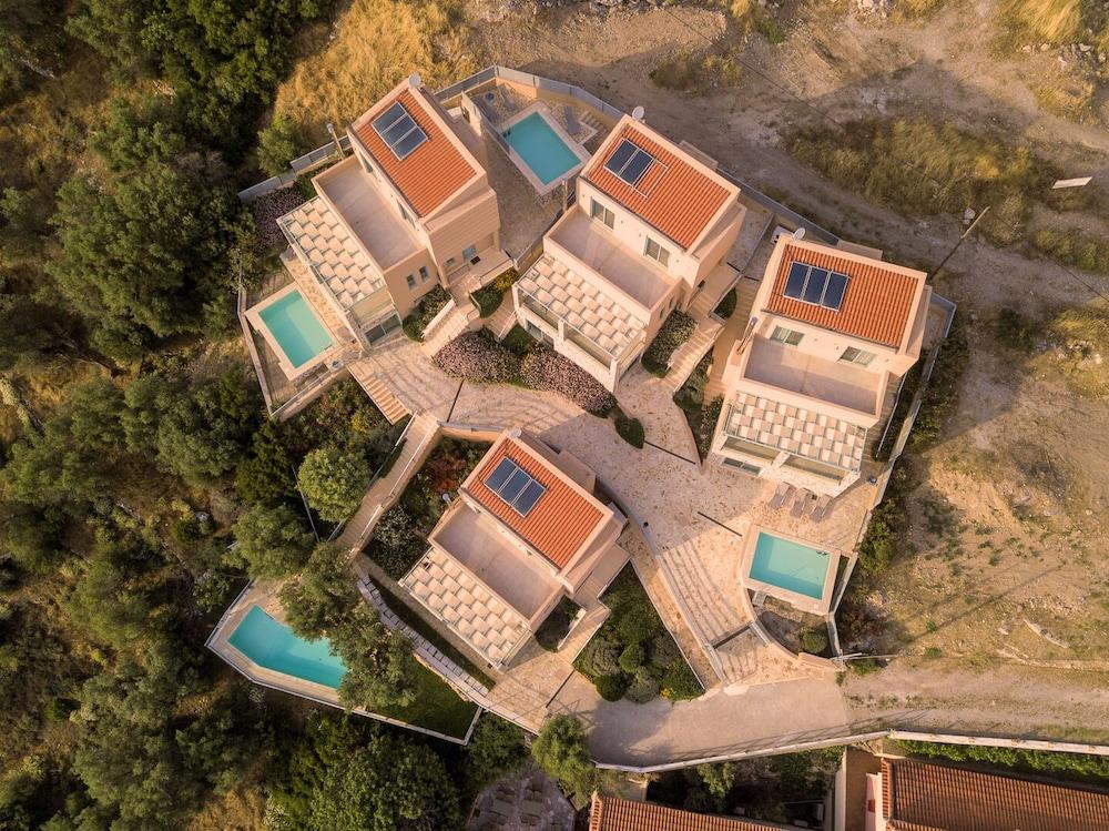 Ouzo Panoramic Houses 1, with private pool Exterior