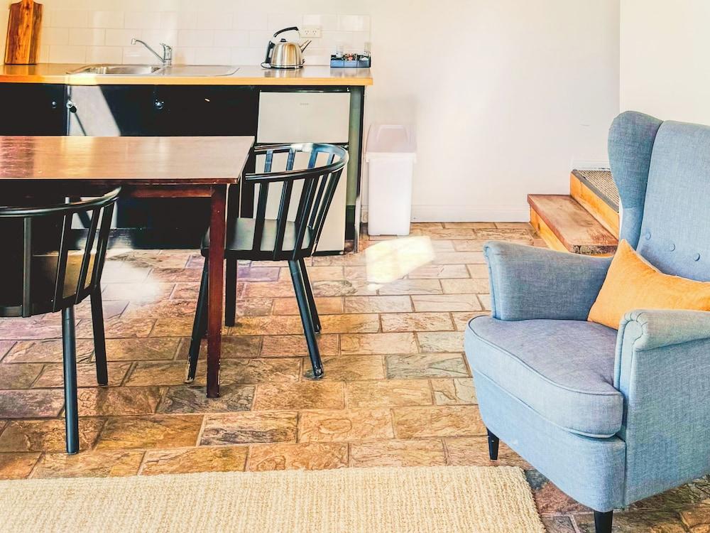 كلونمارا كانتري هاوس آند كوتيدجيس غرفة