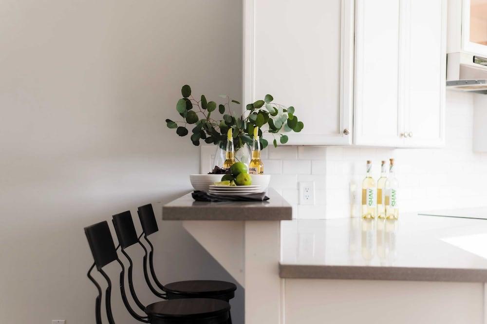 إيفوري ٕي باي أفانتستاي جورجاس سباشوس هومبي/ فييوز كلوس تو أولد تاون داخلي