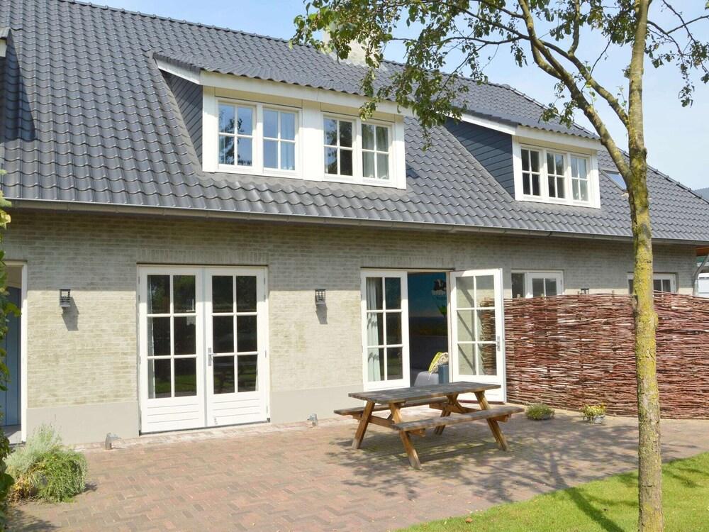 هوليداي هوم نير ذا إفتلينج أموسمنت بارك المنطقة الخارجية