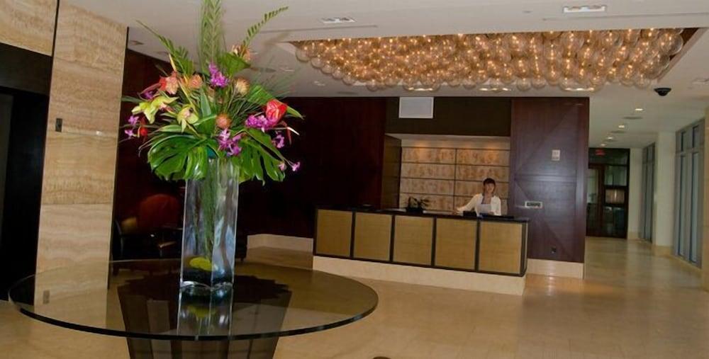 جيت لاكشري آت ذا ترومب ويكيكي منطقة الاستقبال