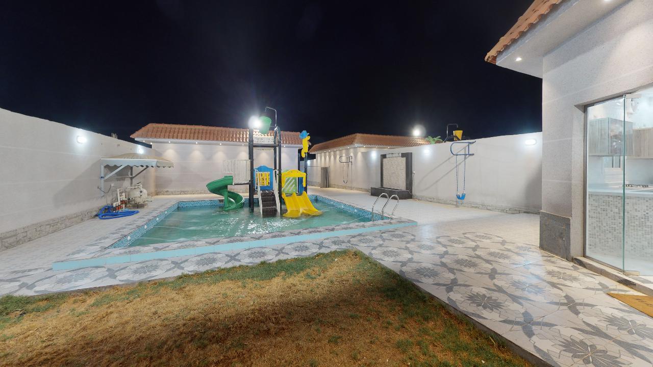 شاليه بتصميم جذاب وملاهي مائية | 278 زحليقة مائية