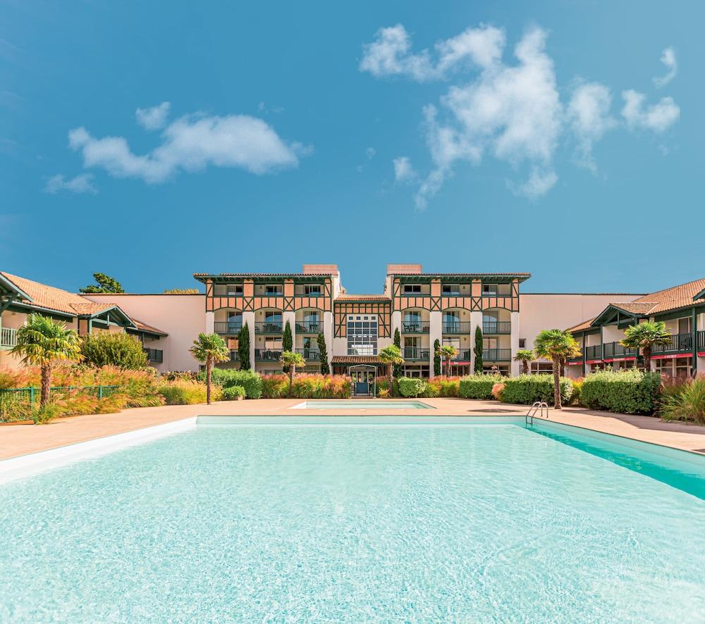 فيلاج بير أيه فاكانس - موليتس