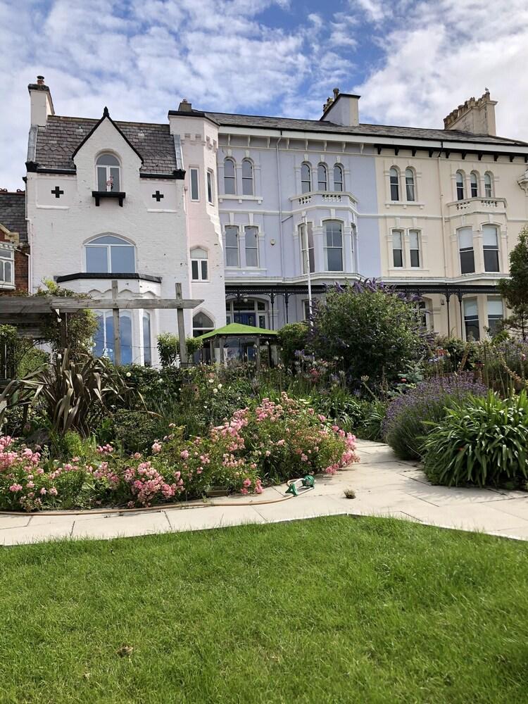 تشارمينج 2 بد أبارتمنت إن ووترلو، ليفربول المنطقة الخارجية