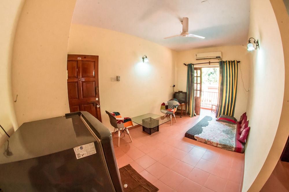 شوستوبر أبارتمنتس 1 بد روم، هول آند كيتشن بول فيو غرفة