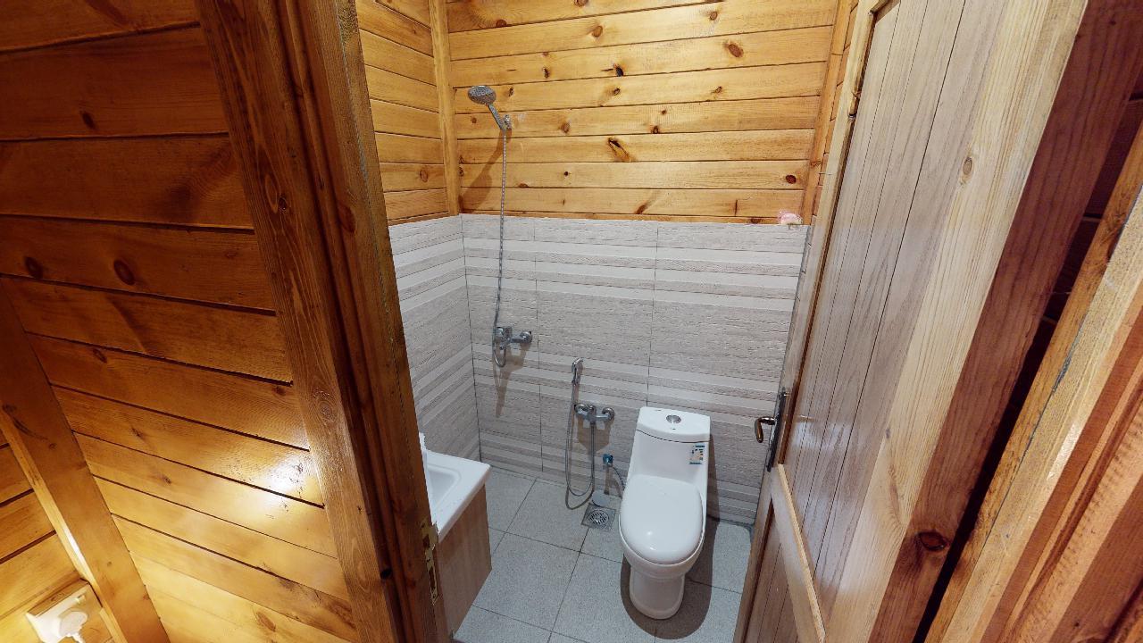 Comfy Chalet with Pool | 258 Bathroom