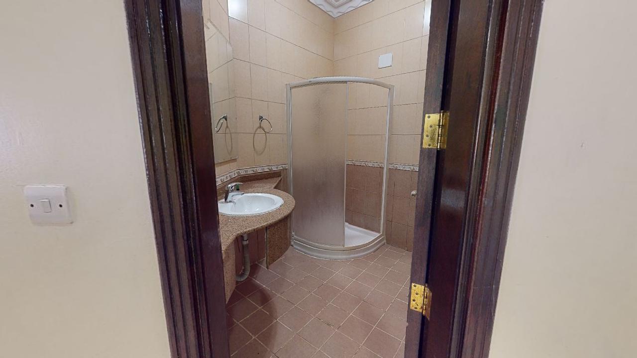 شاليه بتصميم جذاب وبأثاث مريح وبسيط | 1993 حمام