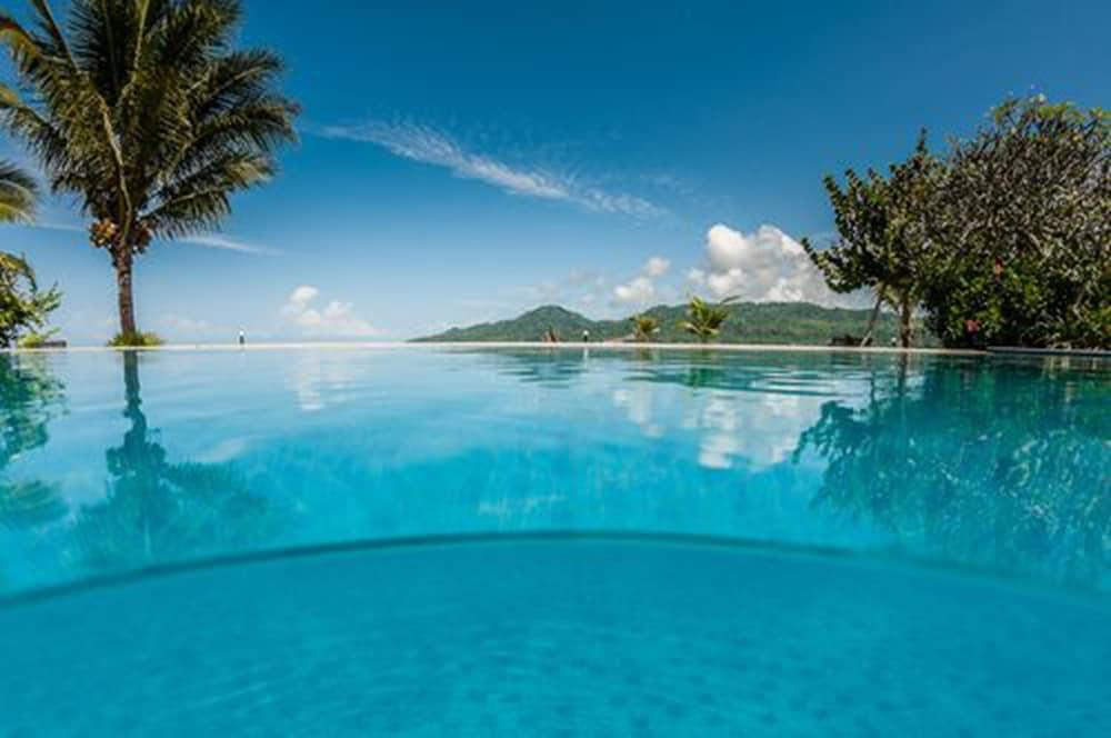 ذا ناتسيبا ريزورت آند كونفرانس سنتر حمام سباحة مكشوف