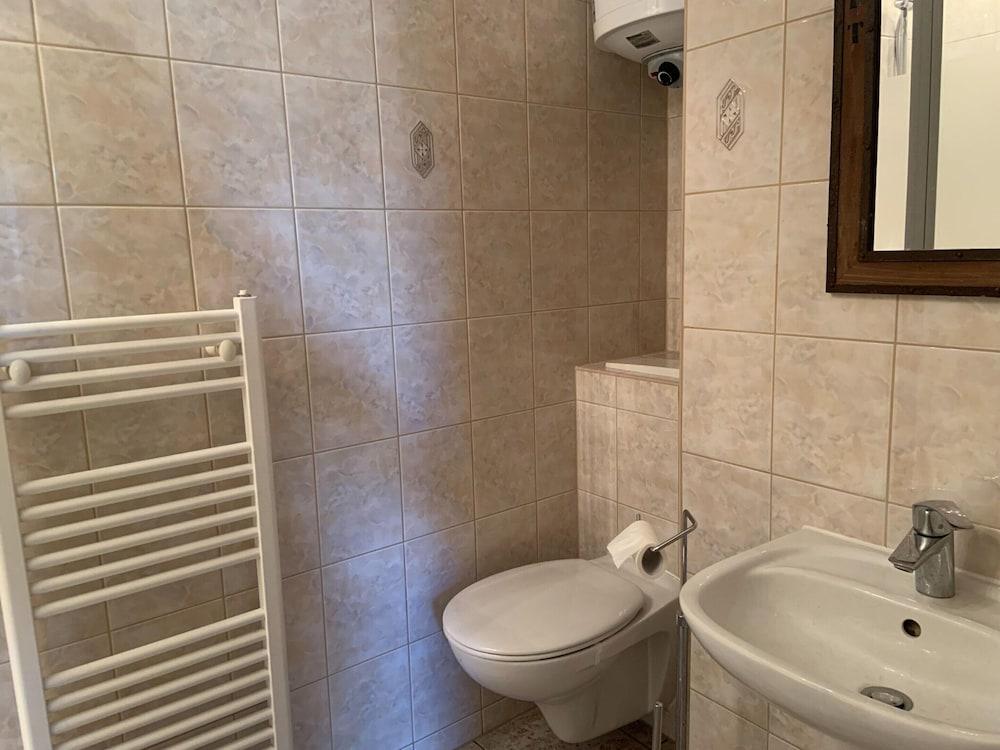 فيرينوونونج إم لوكايتستال جوسدا حمام