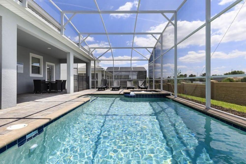 8 بد روم تشامبيونز جايت بول هوم حمام سباحة مغطى