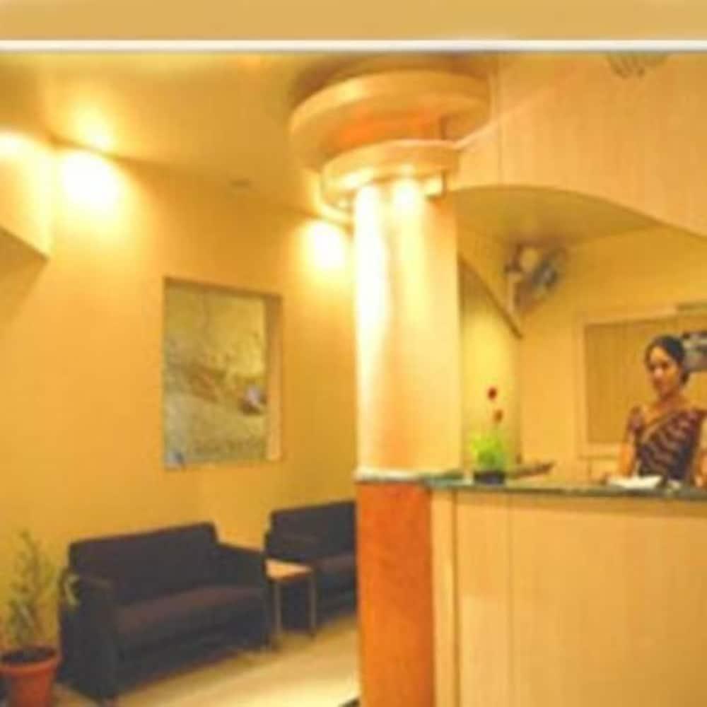 إكزيكيوتيف تامانا هوتل هينجاوادي، بوني الردهة