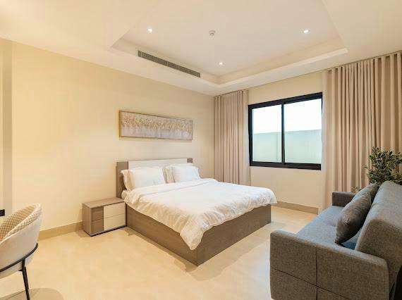 Elegant Apartment with Self Check-in | 4812 Bedroom