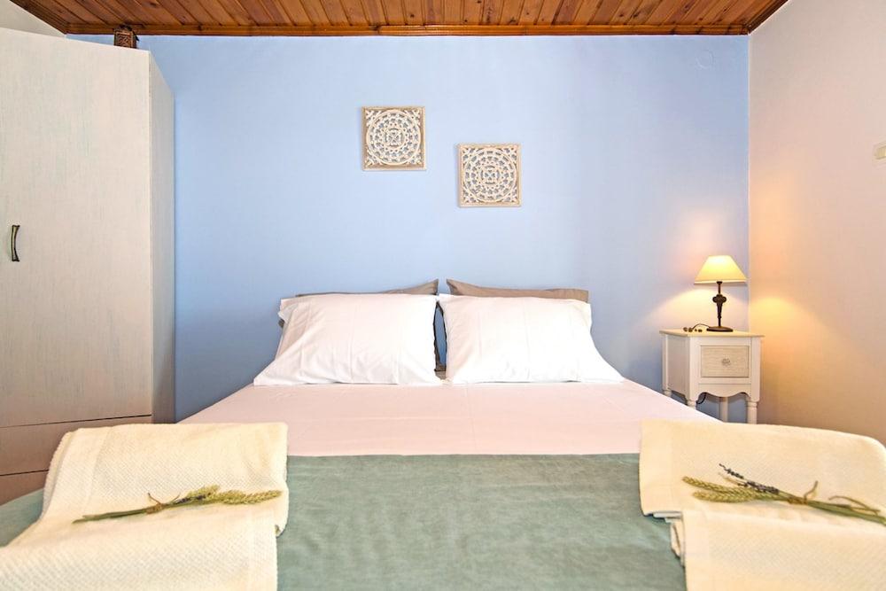 Aoria Traditional House With Stuning Mountain View Room
