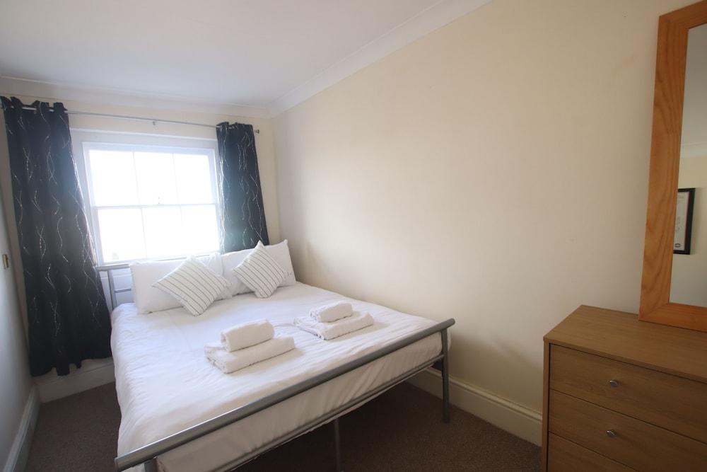 2 بد روم فلات إن بيوتيفول كليفتون غرفة