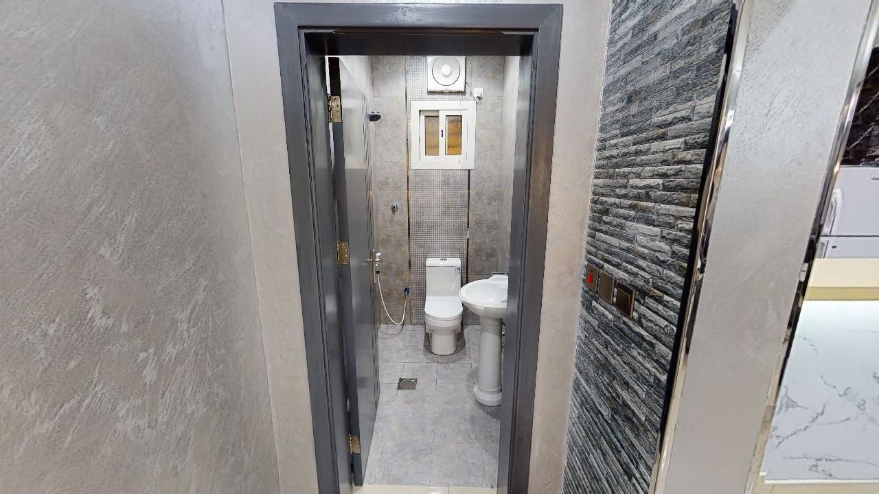 Comfy Chalet with Comfortable and Simple Furniture | 1792 Bathroom