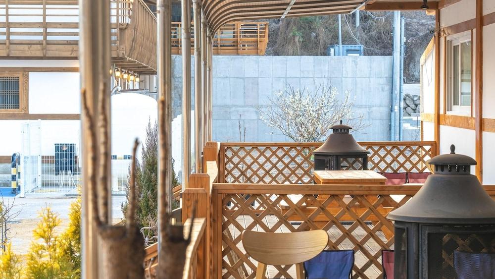 Gyeongju Gampo Byeolbit Hanok Pension Exterior