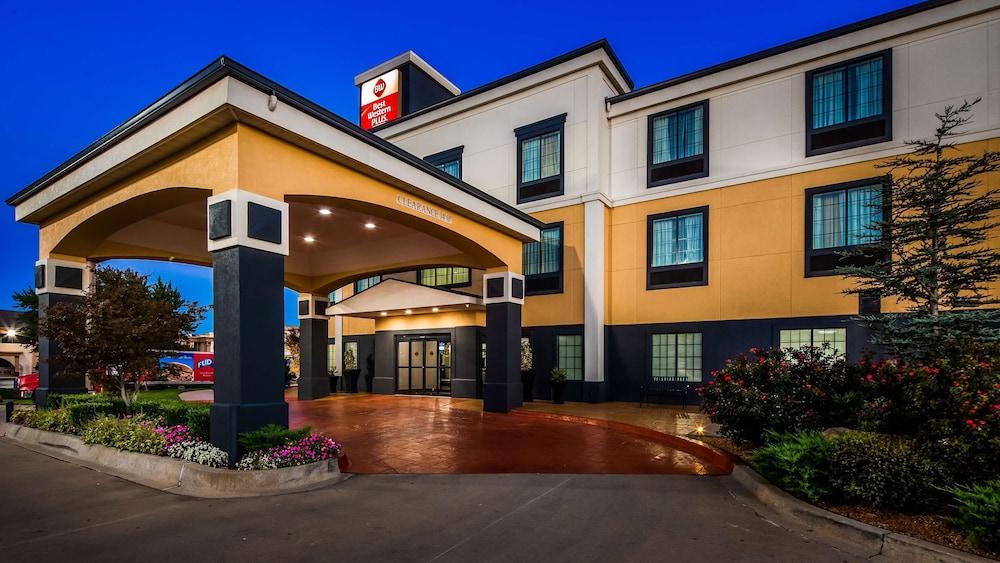 بست وسترن بلس بارسانا هوتل آند سويتس المنطقة الخارجية