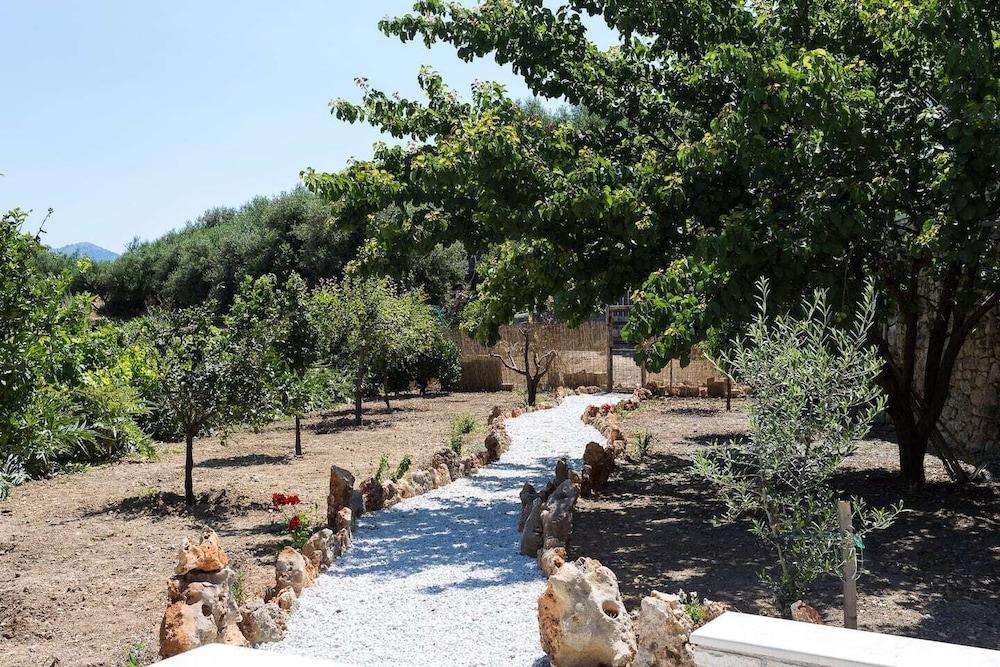 بيس فول ستون بويلت فيلا المنطقة الخارجية