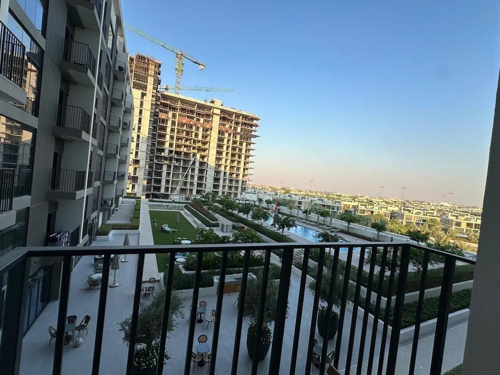 شقة بغرفتَي نوم في جولف فل بإطلالة رائعة على حمام السباحة المنطقة الخارجية