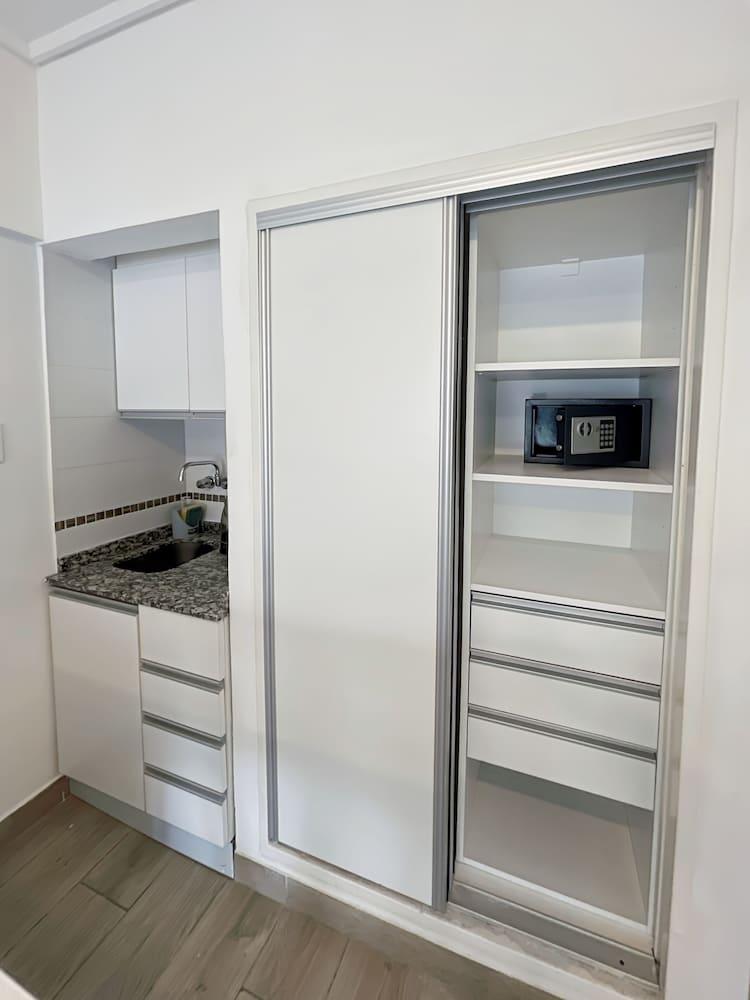 مودرن ستوديو ويذ أمينيتيز إن ذا هارت أوف ذا سيتي سانس بينيا نمبر 10 داخلي