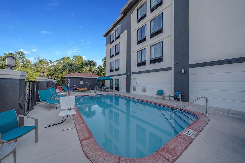 لا كينتا إن آند سويتس باي ويندام بي سي بي بير بارك أريا زحليقة مائية