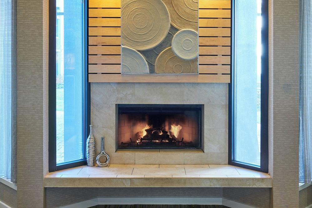 كورتيارد باي ماريوت إنديانابوليس كاسلتون منطقة الانتظار في الردهة