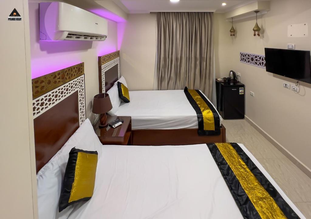 فندق بيراميدز هايت وشرفة بيراميدز ماستر سين على السطح أخرى