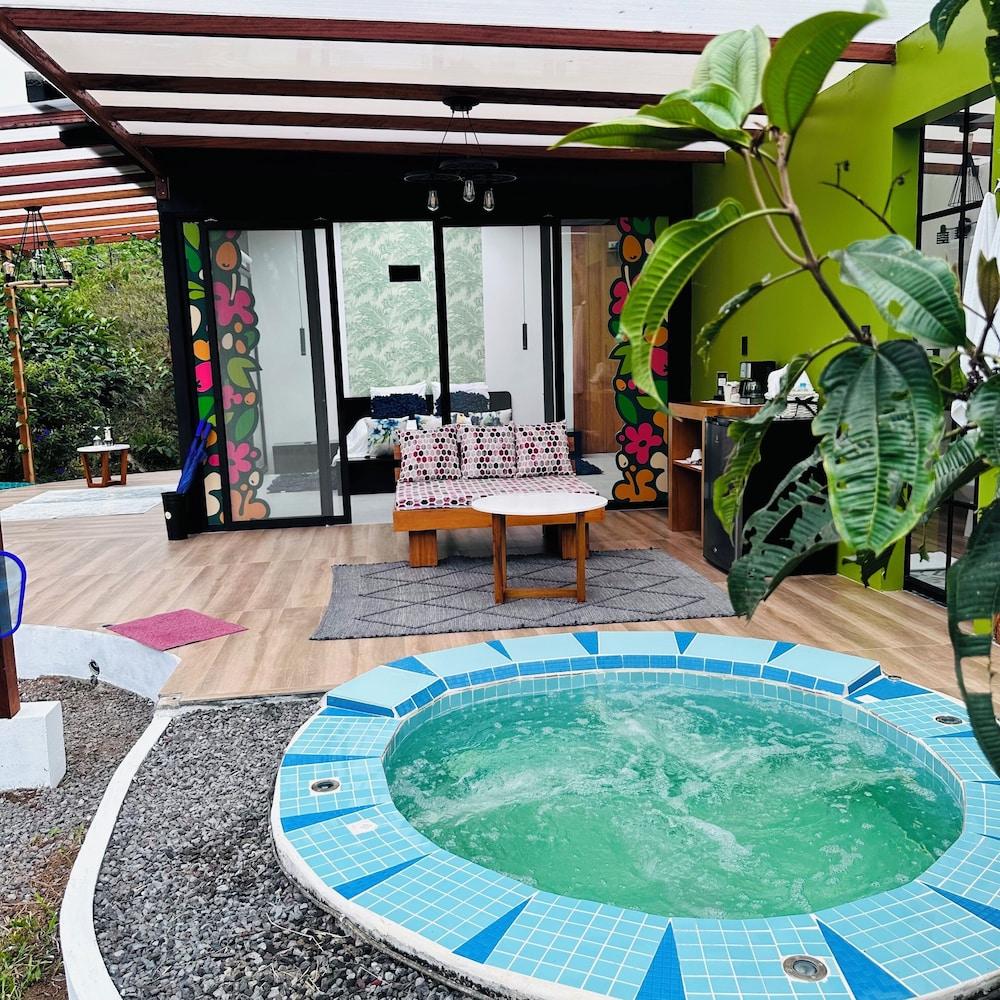 Macas Glamping Exterior