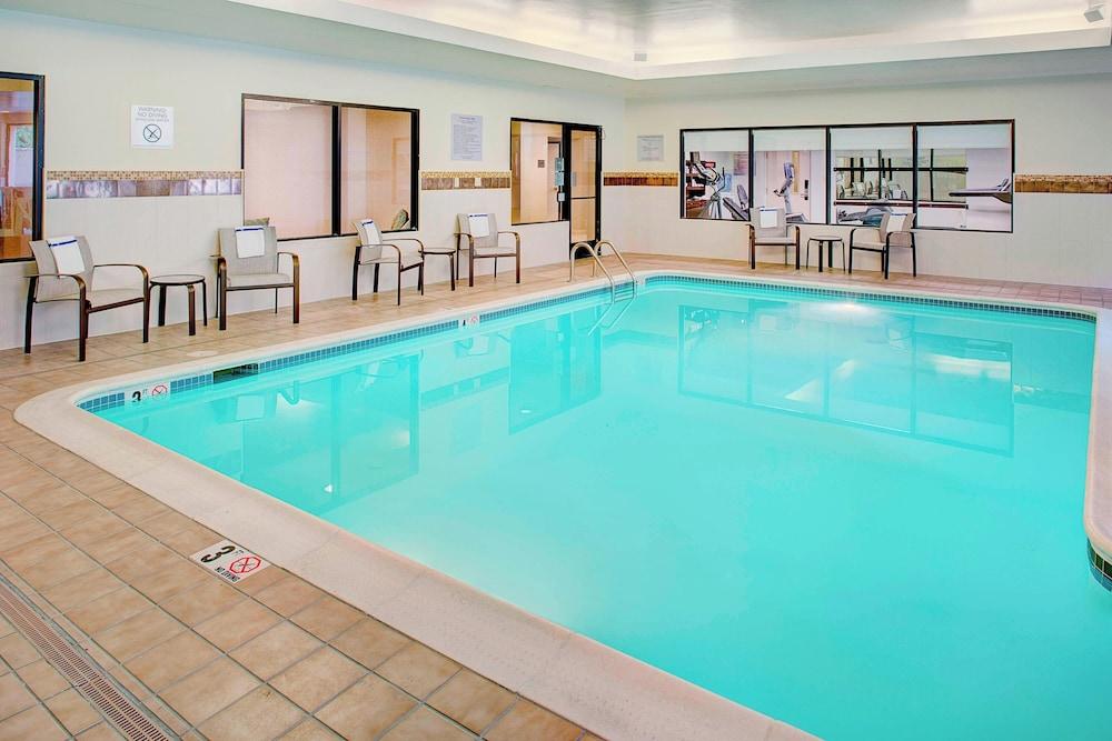 كورت يارد باي ماريوت ريتشموند إيربورت زحليقة مائية