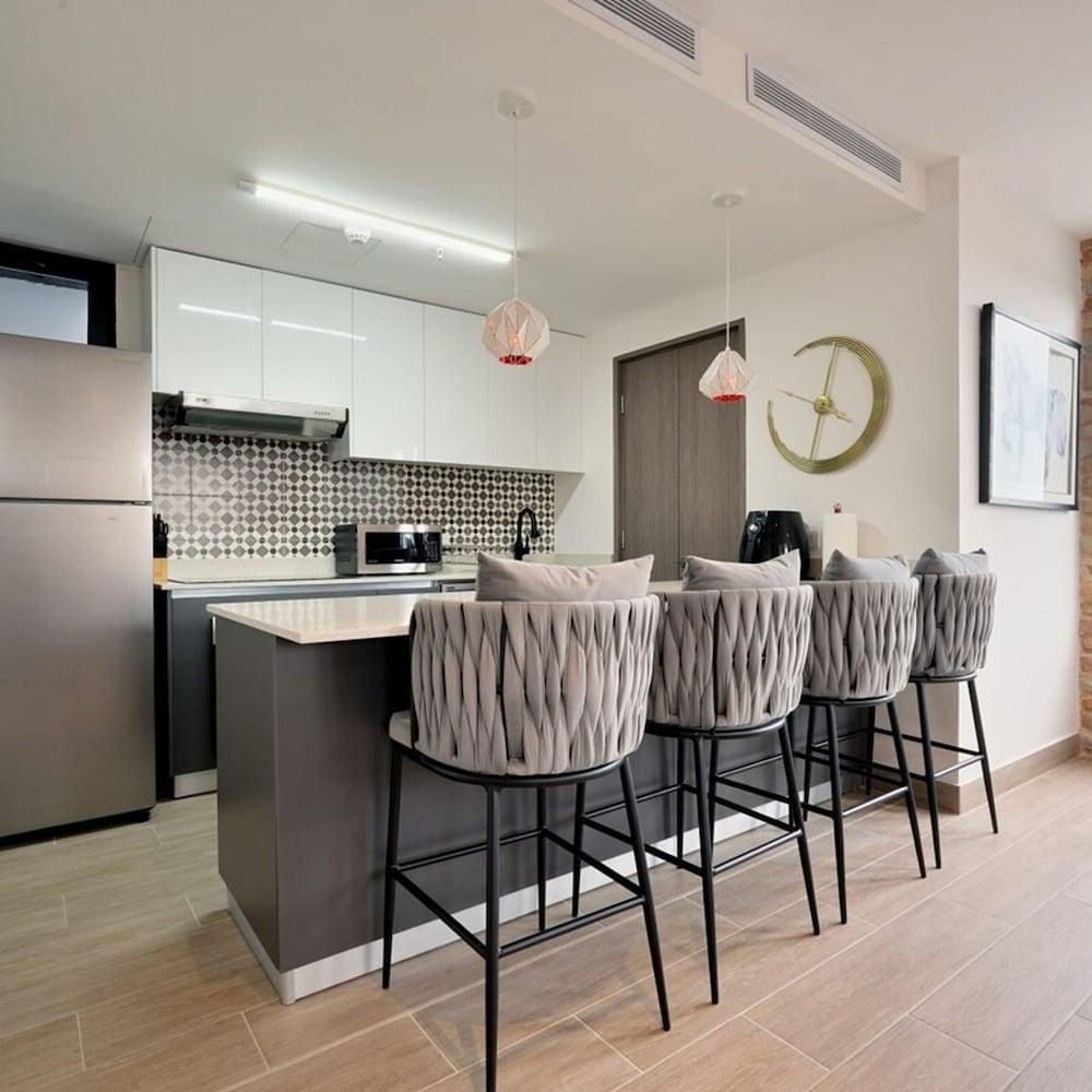 w Fancy 1BR With Private Rooftop in Casco Viejo Room