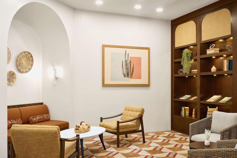 ذا سكوتسديل ريزورت آند سبا، كوريو كوليكشن باي هيلتون الردهة