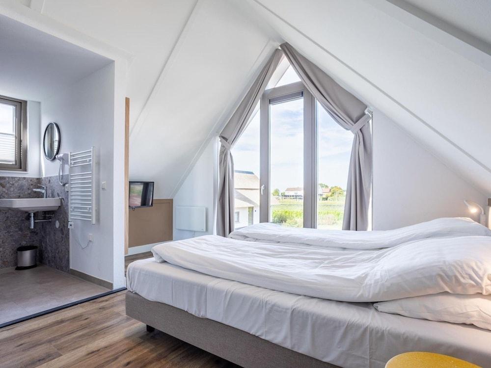 سبيشوس فيلا أون ذا نورث سي غرفة