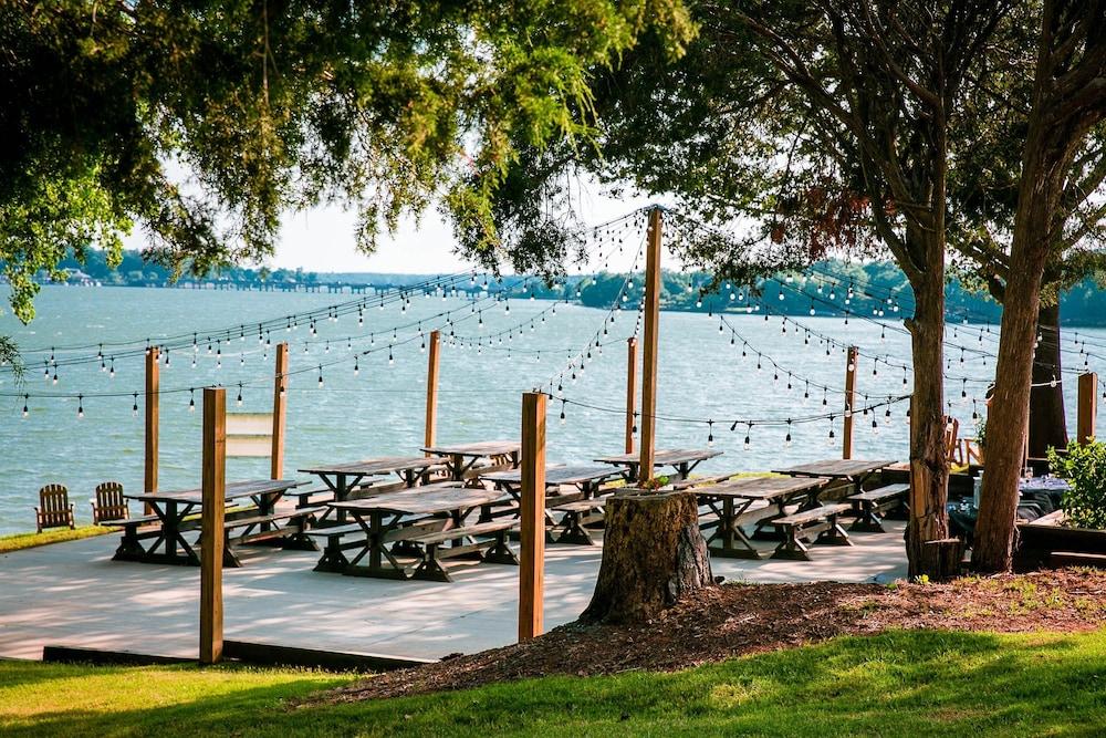 Waterview Studio Cabin With Private Porch #27 at Long Cove Resort by Redawning