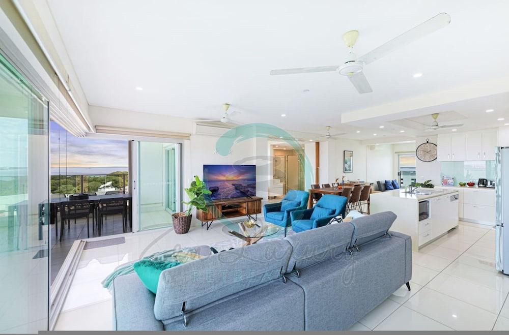 زين سي بريز ووركديسك بالكوني دينينج سيفيو غرفة