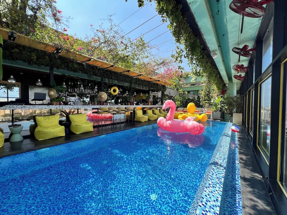 The Smallville Hotel Sundeck