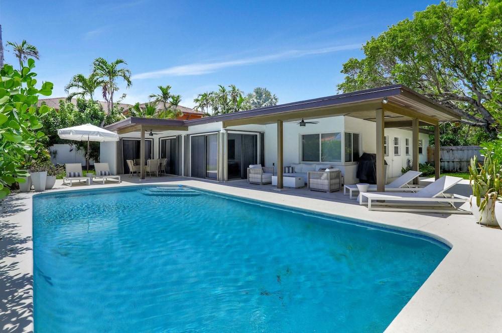 Ocean Breeze Villa 3 Bdr, Pool