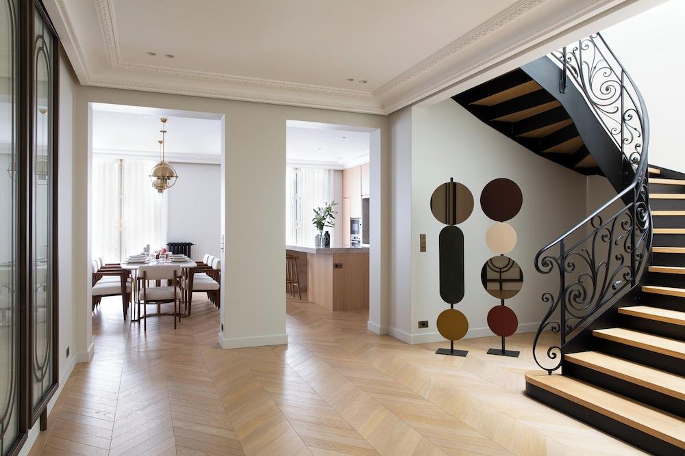 هاي ستاي لوكشري سيرفيسد أبارتمنت - إرك دي تريومفي داخلي