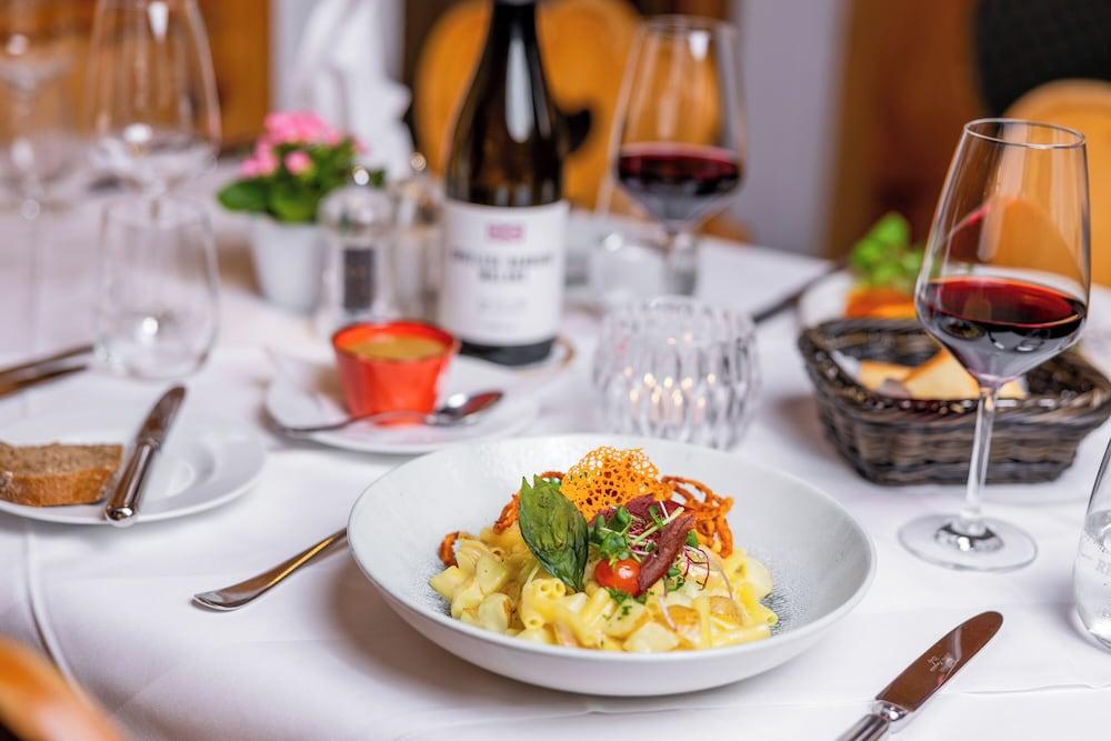 صن ستار هوتل كلوستارز