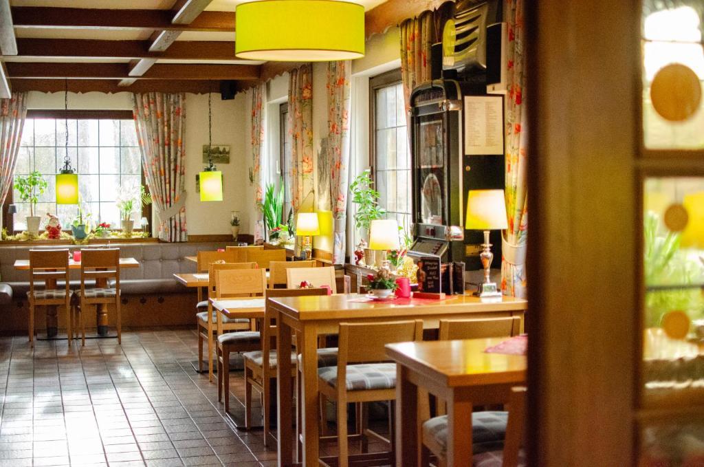 هوتل أب دي بيرك أخرى