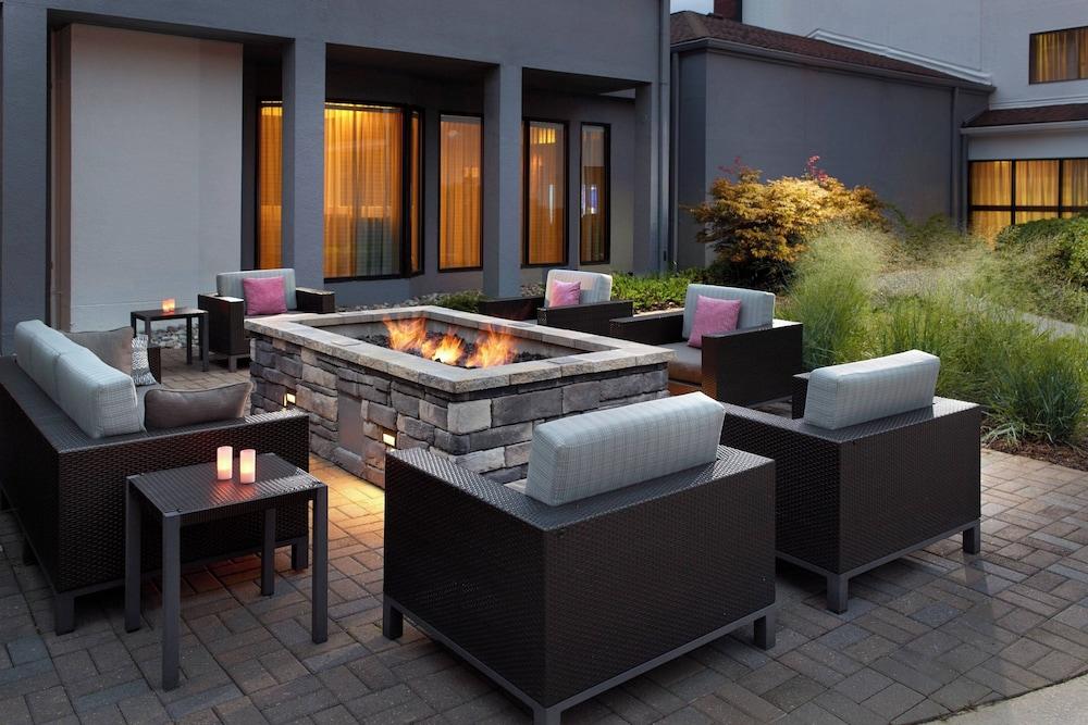 Courtyard by Marriott Raleigh/Cary