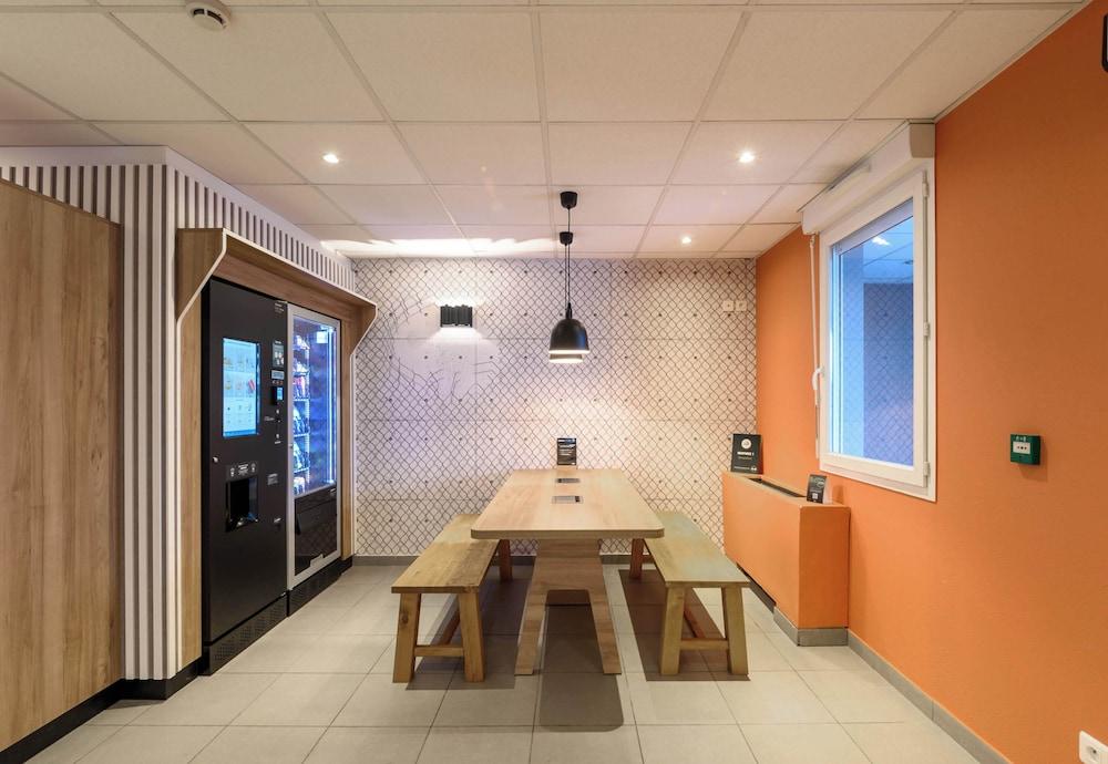 بي آند بي - فندق هوتل كومبييني توروت الردهة